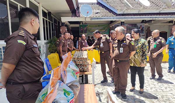 Kejati PB IAD Pasar Murah Lebaran