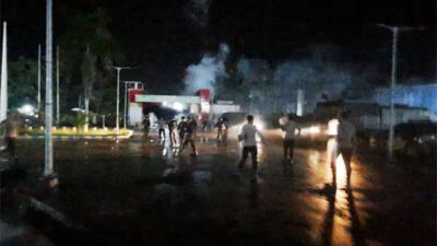 Massa Anarkis di Gedung Emeneme Yaware Mimika
