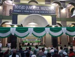 Safari Ramadhan di Masjid Jamiatul Muslimim Padang Bulan, Pemkot Serahkan Bantuan