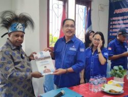 Daftar Balon Wali Kota Sorong di Demokrat, Abner Jitmau Lampirkan Foto Bersama SBY