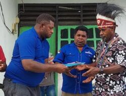 Dikawal Massa Pendukung, Mesak Yekwam Daftar Balon Bupati Tambrauw di Demokrat