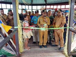 Resmikan Jalan Jerambah Kampung Enggros, Ini Harapan Pj Wali Kota Jayapura
