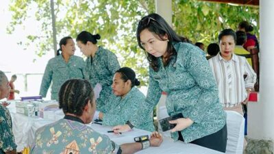 Kembali Berbagi Kasih, TP-PKK Papua Tengah Sasar Ibu-ibu Lansia di Nabire