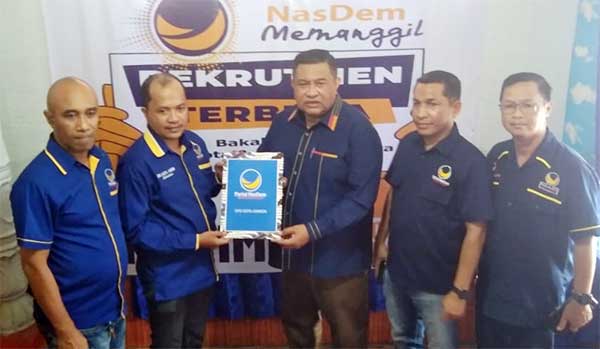 Agus Ririmasse Ambil Formulir NasDem Kota Amq