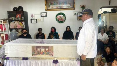 Bupati Telbin Duka Staf Dinas PUPR