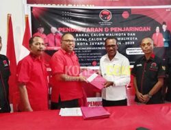 Frans Pekey Resmi Daftar Jadi Balon Wali Kota Jayapura di PDIP