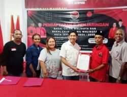 Daftar di PDIP Kota Jayapura, Jhon Banua Rouw : Ini Amanat dari Rakyat