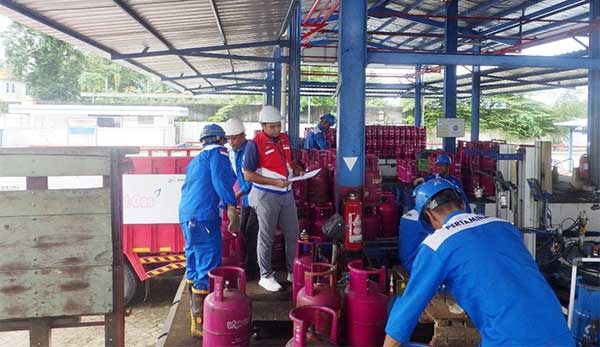 Pastikan Isi Gas LPG Sesuai Takaran, Pertamina Pamalu Inspeksi di SPPBE Kota Ambon 1 IMG 20240530 WA0062