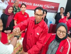 Jeffry Rahawarin Resmi Daftar di PDIP, Beri Respon Ini Soal Calon Wagub