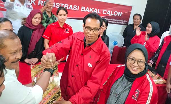 Jeffry Rahawarin Daftar PDIP Maluku