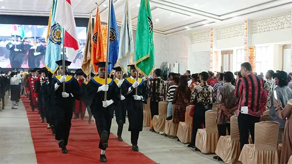 UNIMUDA Sorong Wisuda 380 Sarjana Profesi Guru