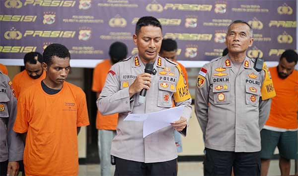 Warga Polimak Mucikari Prostitusi Online