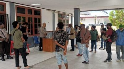 demo kantor bupati keerom