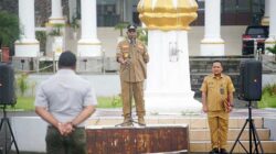 Bupati Rettob Kritik Keras Pimpinan OPD Mimika, Soroti Tajam Kelompok Eksklusif 8 Bupati JR Pimpin Apel Perdana