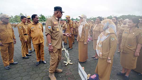 Bupati JR Pimpin Apel Perdana2