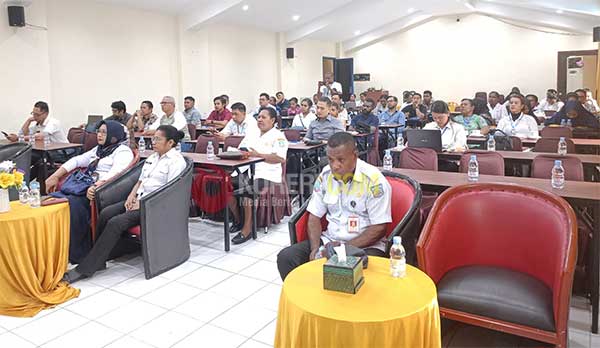 DPMPTSP Kota Sorong Gelar Bimtek Perizinan bagi 80 Pelaku Usaha 2 DPMPTSP Kota Sorong Bimtek Perizina Berusaha2