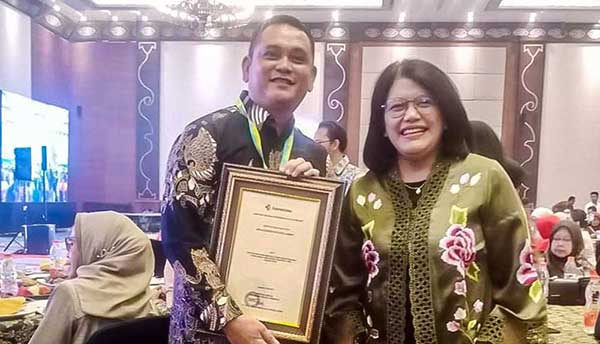 Dinkes Kota Ambon Raih Penghargaan2