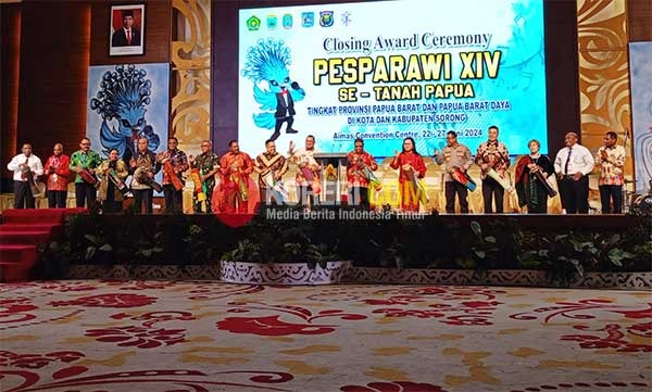Closing Award Ceremony Pesparawi ke XIV se-Tanah Papua Tingkat Papua Barat dan PBD bertempat di gedung Aimas Convention Center (ACC) Aimas, Kabupaten Sorong, Kamis (27/6/2024) malam / Foto : Suzan