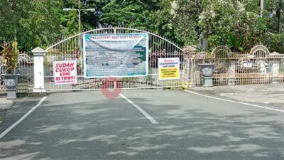 Masyarakat Adat Port Numbay Segel Gerbang Kantor Wali Kota Jayapura, Ini Isi Tuntutannya