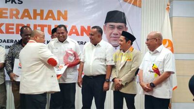 DPP PKS Resmi Serahkan SK Balon Kada 6 Kabupaten di PB dan PBD