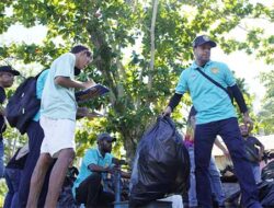Aksi Bersih-bersih Pantai Ciberi, PLN Berhasil Kumpulkan 2,3 Ton Sampah di HLH Sedunia 2024