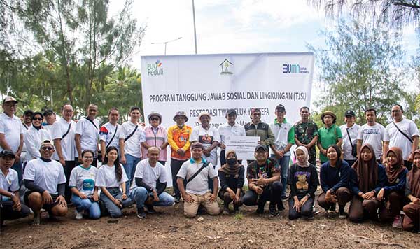 PLN Tanam 1000 Pohon Mangrove di TWA Teluk Youtefa4
