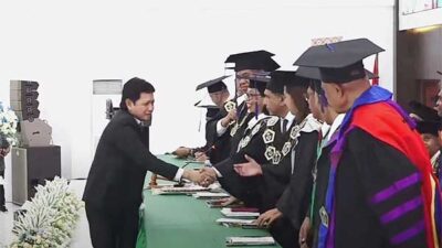 Pj Gub Mal Wisuda UKIM Ambon