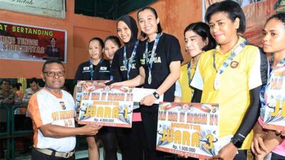 Tutup Turnamen Badminton HUT Bhayangkara ke 78, Begini Pesan Wakapolda Papua