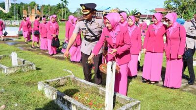 Polresta Sorong Kota Ziarah Hari Bygkara 78