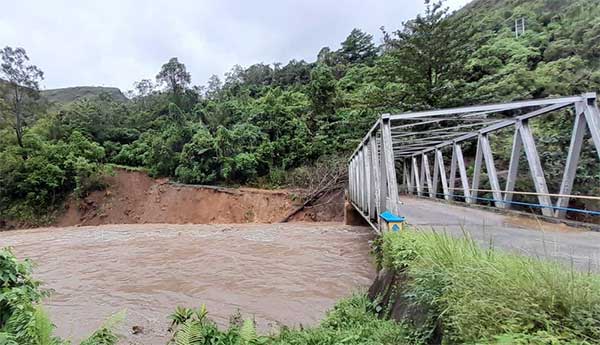 BPJN Maluku Longsor Oprit Jemb Way Apu Lama2