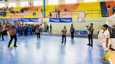 Bupati Rettob Buka Turnamen Futsal se Tanah Papua