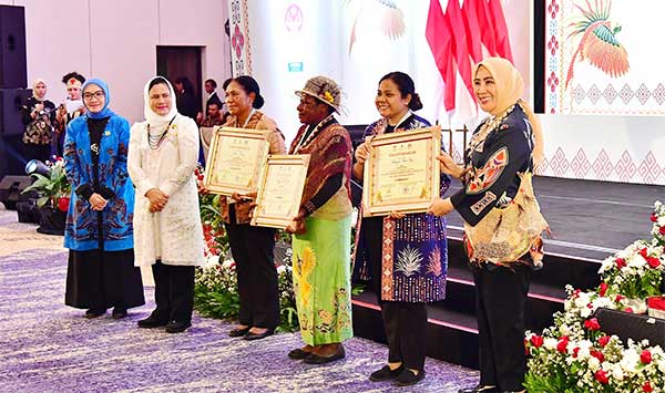 Pameran Forum PKP UMKM: Dekranasda Papua Tengah Terbaik III se-Tanah Papua 1 Dekranasda PT Juar 3 se Tanah Papua