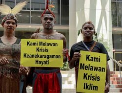 #AllEyesOnPapua Berlanjut, Suku Awyu dan Moi Serahkan Petisi Dukungan Publik ke MA