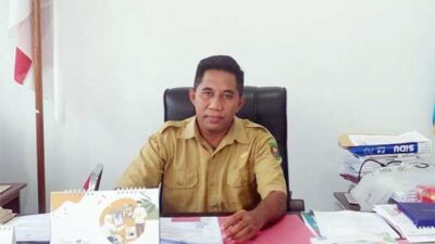Kepala SMAN 2 Ambon Ferdinan Soumoukil