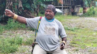 Kepala Suku Jila Mimika Petrus Ogolmagai