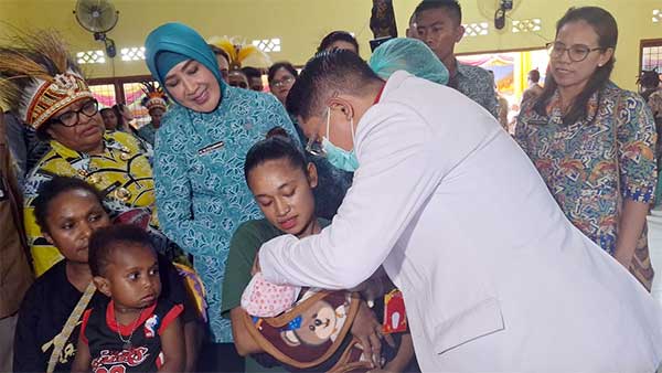 Kunjungi Anak-anak di Kwamki Narama, Ketum Ingatkan PKK Mimika Soal Program Nyata 2 Ketum TP PKK Pusat Kunjungi Kwamki Narama3