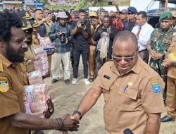 541 Kampung di Tolikara Terima Dana Desa Tahap I, Noak Tabo Beri Peringatan