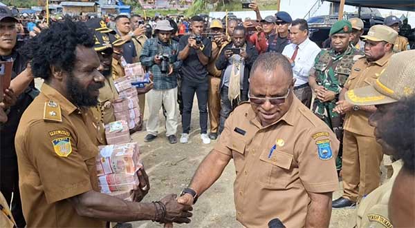 Noak Tabo Plt Kepala DPMK Tolikara