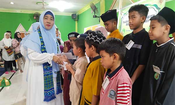 PW Berbagi Kasih di Masjid Al Ashri Youtefa