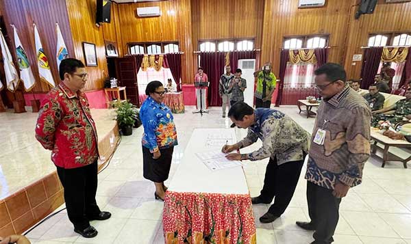 Pj Gub PT Bandara Nabire Dikebut