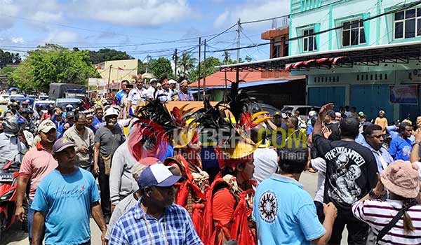Diantar Dua DAS, Paslon ARUS Diterima KPU PBD 4 ARUS Daftar KPU PBD4