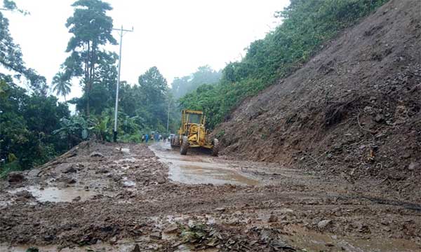 BPJN Maluku jalan raya hutan Namalaino2