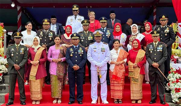 Bupati Mimika sesi foto bersama HUT 79 RI