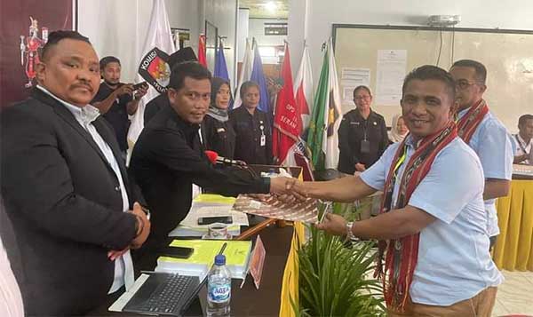 Hatta Stenly Daftar KPU SBB