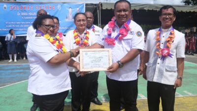 Dedikasi Gubernur Ribka Haluk Dukung Pembangunan YPK di Papua Berbuah Penghargaan