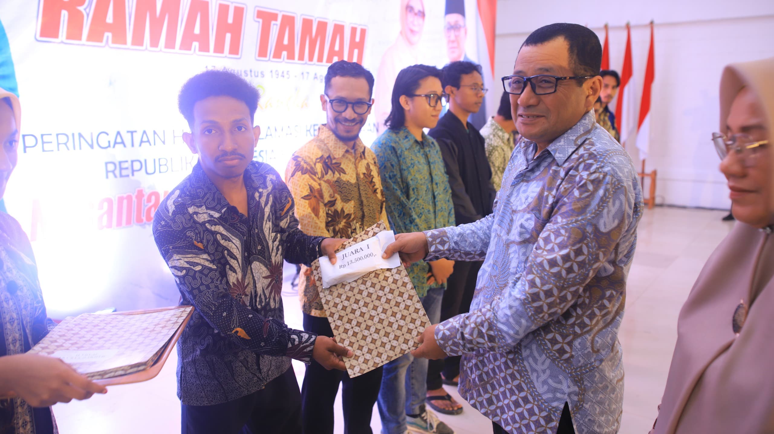 Penerima Manfaat Program CSR Pertamina Inkubasi Bisnis Jambula Raih Juara 1 Lomba Desain Motif Batik Daerah Halmahera Tengah 1 IMG 20240823 WA0017