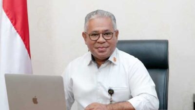 Febry Calvin Tetelepta menyatakan pengunduran dirinya secara resmi dari bursa pencalonan Gubernur Maluku / Foto : Ist
