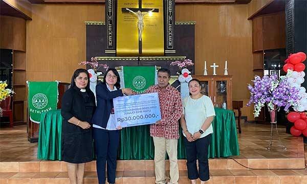 PT Angkasa Pura I Bandara Pattimura Ambon Bantu Dana Pembangunan Gedung GPM Hatu 1 IMG 20240826 WA0098