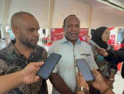 Paslon Bupati Puncak Peniel-Saulinus Jalani Pemeriksaan Kesehatan