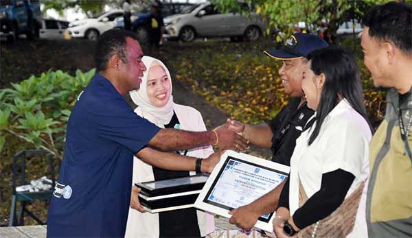 Jurnalis Koreri.com terima penghargaan